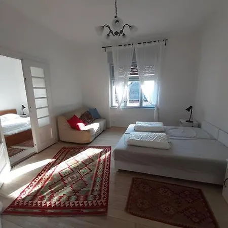 Sziget-lak, Strandkozeli Nyaralo