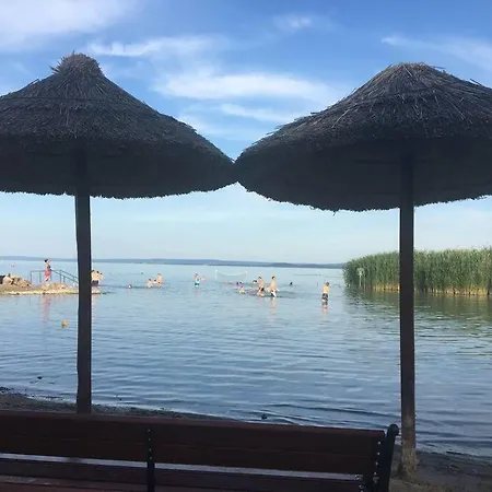 Sziget-lak, Strandkozeli Nyaralo Holiday home *