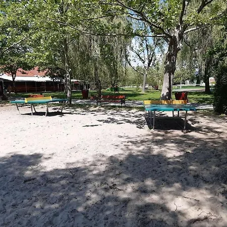 Sziget-lak, Strandkozeli Nyaralo * Abrahamhegy